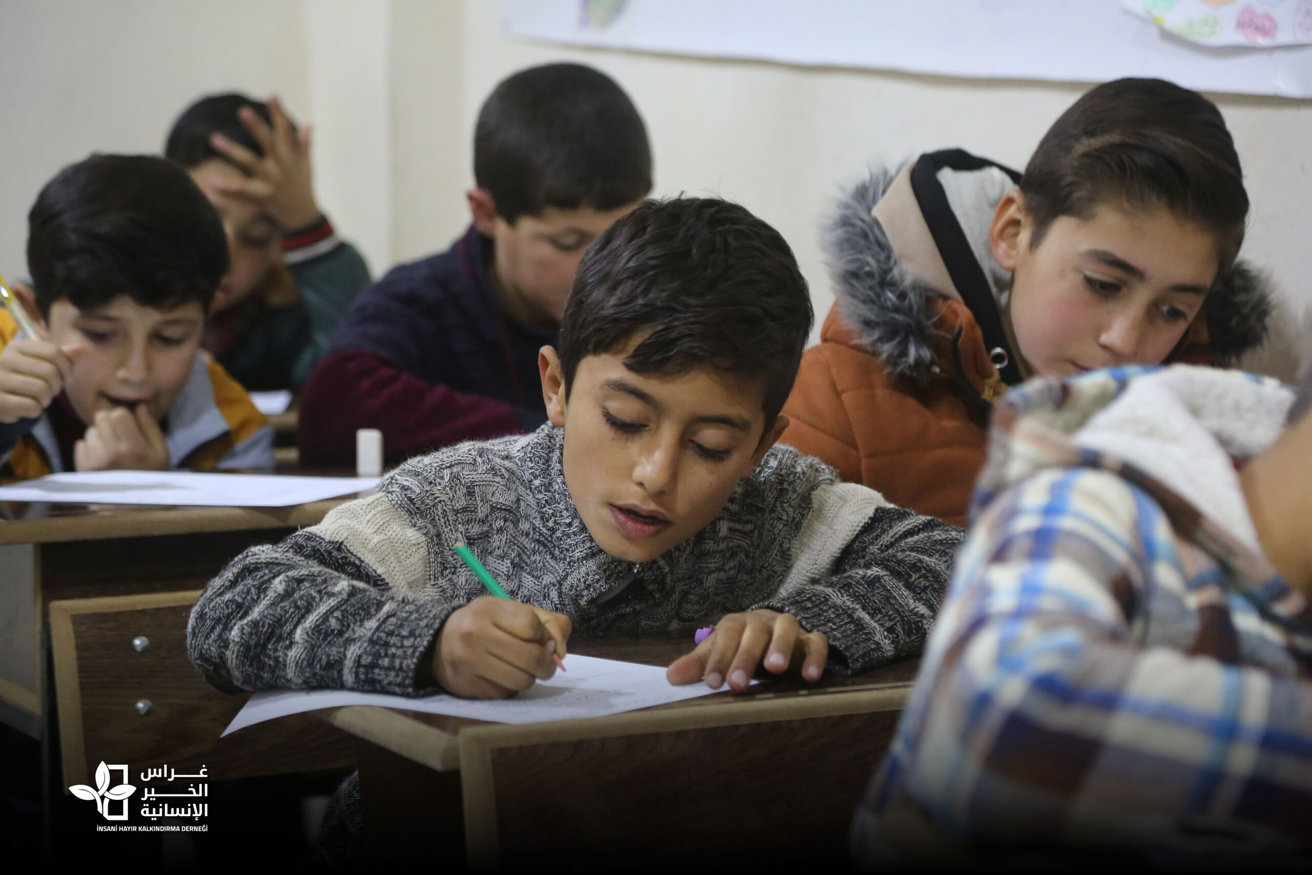 مدرسة عائشة.. نور التعليم في ظلمات عمالة الأطفال في سوريا